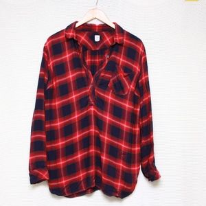 Gap Maternity plaid flannel top size M EUC